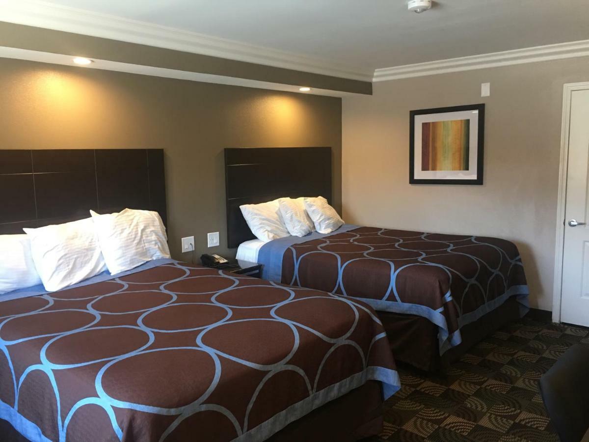 Seville - Airport/chino Motel